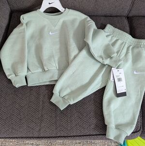 Viral Nike Crewneck Sweatshirt And Joggers Outfit 2T Green Matching Set